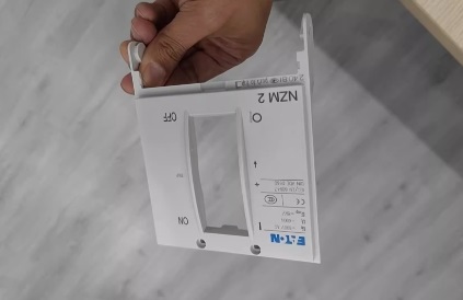 New  NZM2 Switch Cover For EATON MOELLER Circuit Breaker With Screws